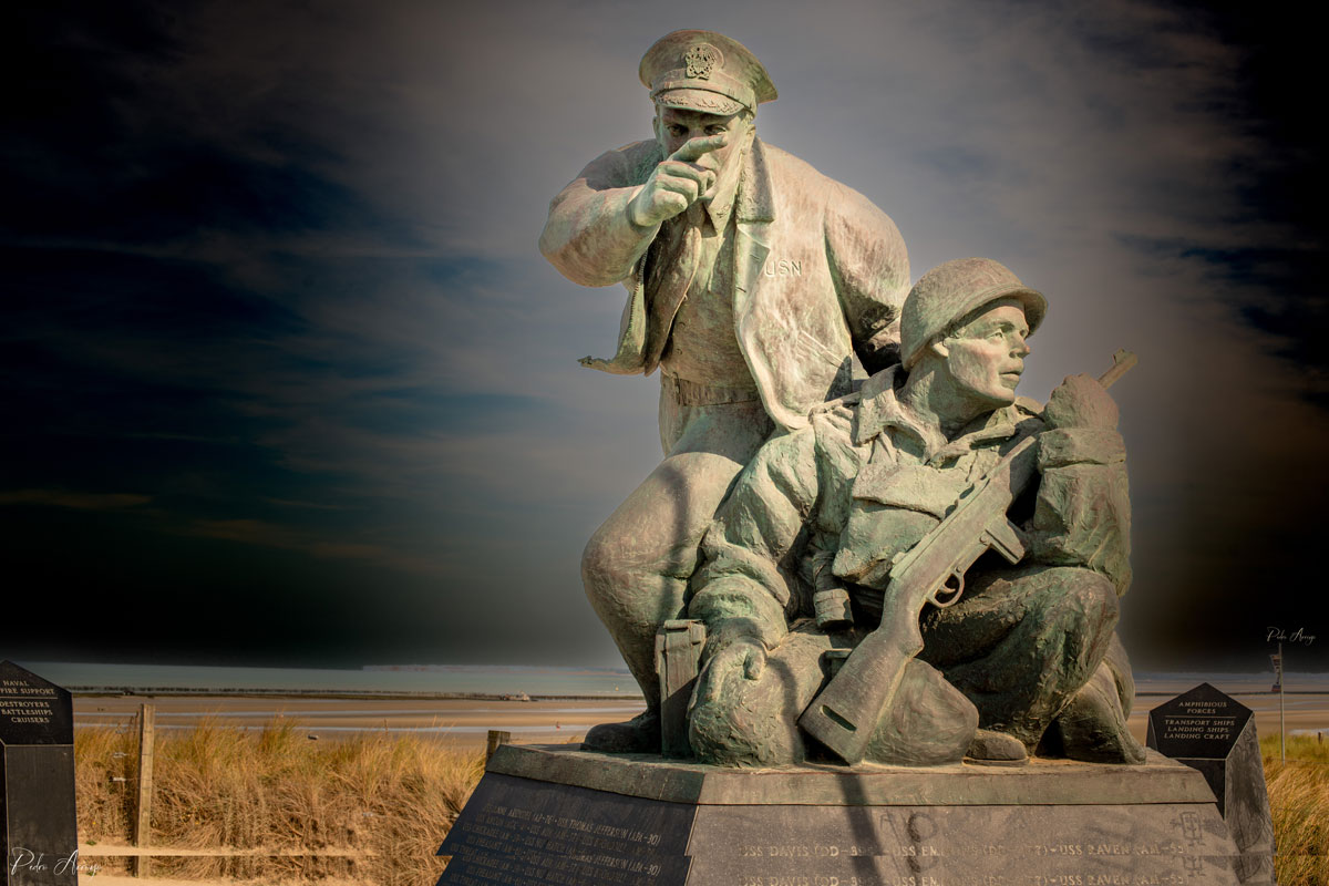 U.S. Navy Normandy Monument, situado en las dunas de Utah Beach U.S. Navy Normandy Monument, situado en las dunas de Utah Beach